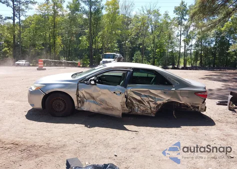 2015 Toyota Camry Le from USA, damaged, VIN 4T4BF1FK9FR452005